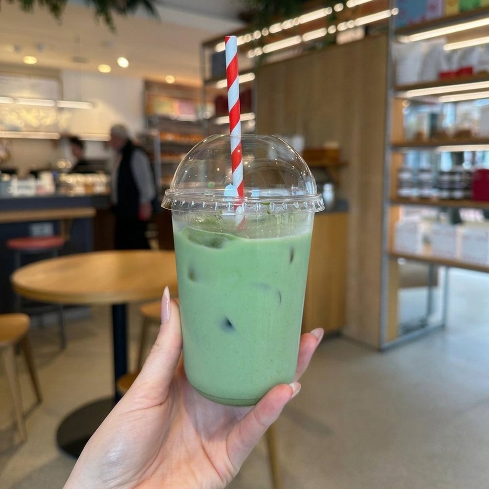 easipac U Clear Cup with dome lid and paper straw, iced matcha